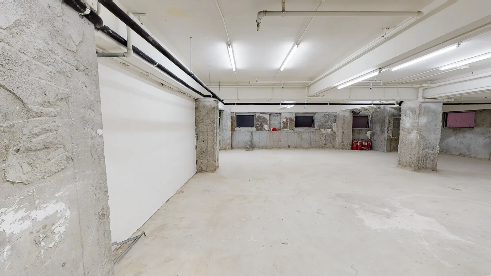 Shop at Hong Kong House, Central — open raw mezzanine floor plate